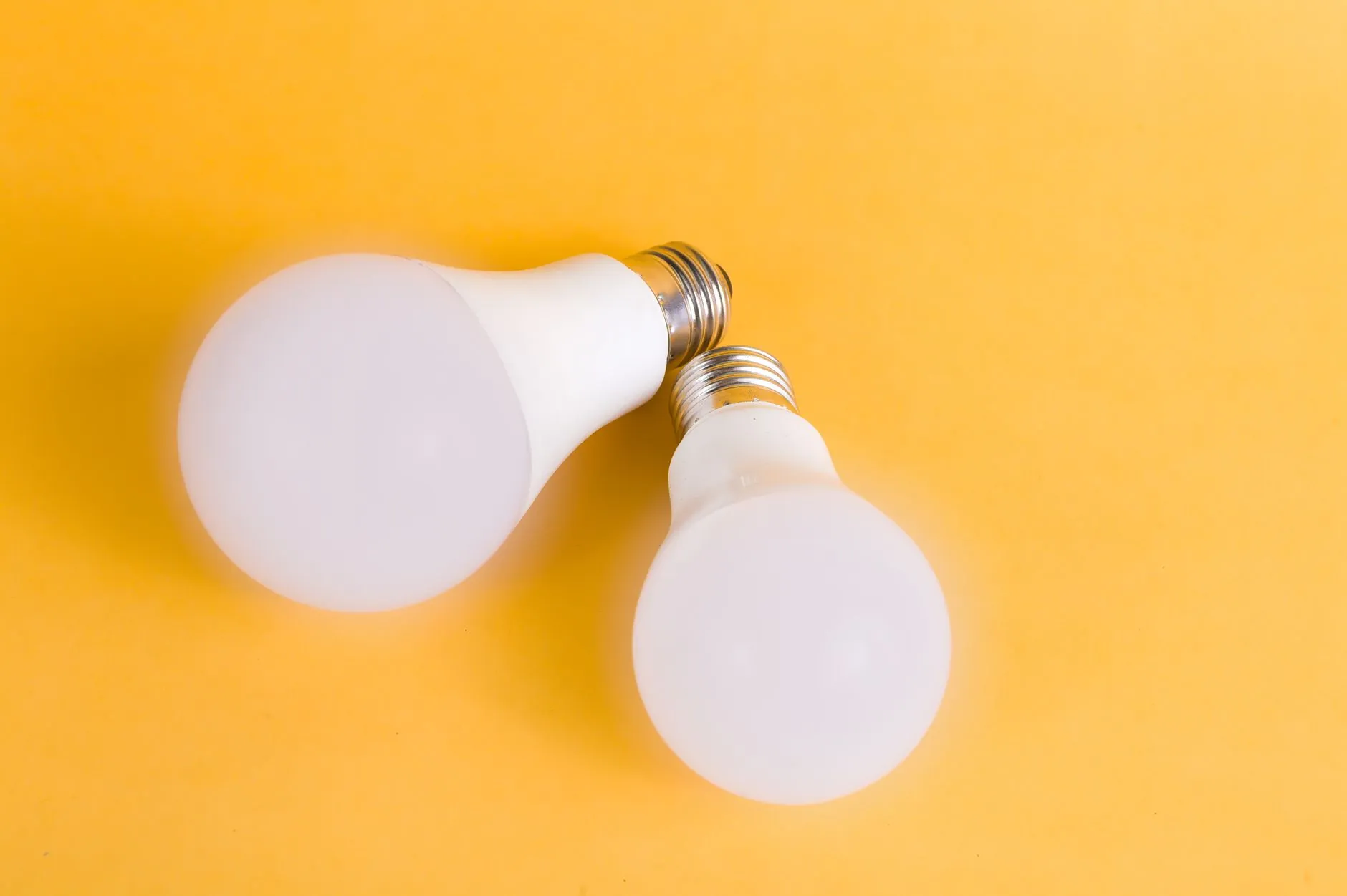 LED防爆灯在化工厂应用中的选型要点与常见误区分析