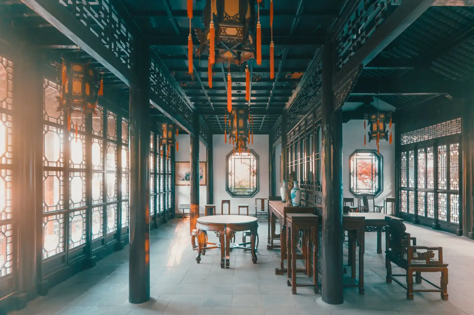 LED工矿灯与LED防爆灯在矿山场景中的应用差异对比